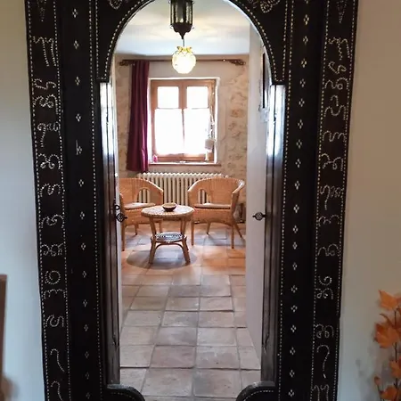 לינה וארוחת בוקר Chez Karine